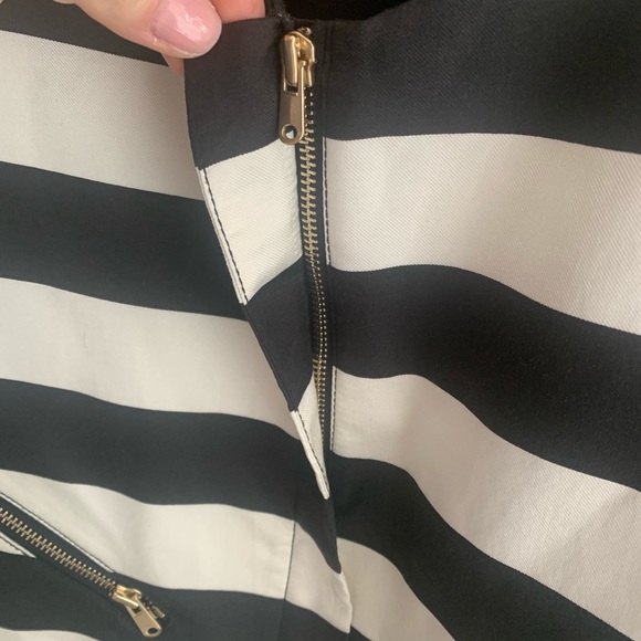 Club Monaco’s Black and white stripes - Picture 5 of 6